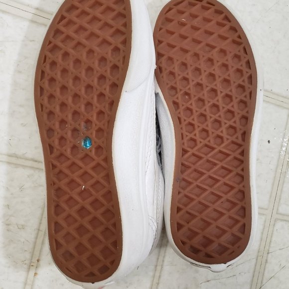 Girl's snow boots size 11 buy one get one free - Picture 7 of 7